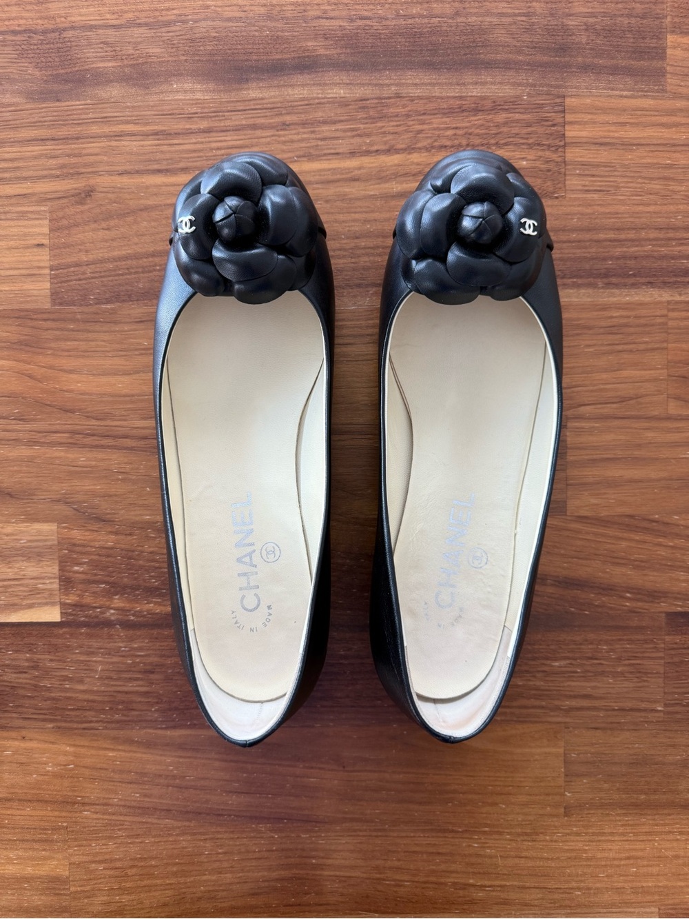 CHANEL Black Camellia Leather Cap Toe Ballet Flats 38 - Picture 3 of 13